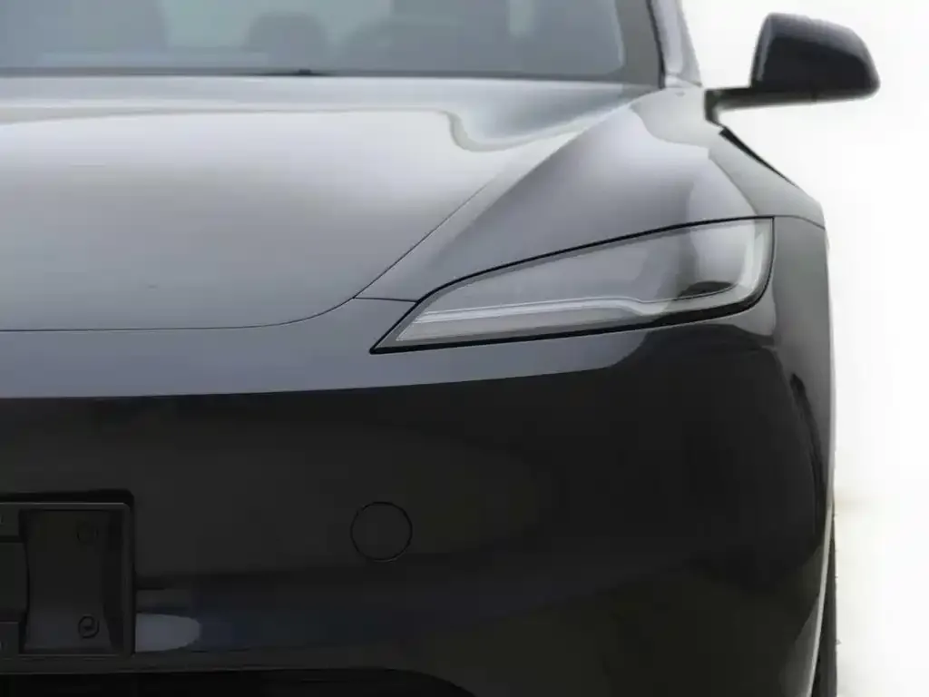 Tesla Model 3 — фото 2