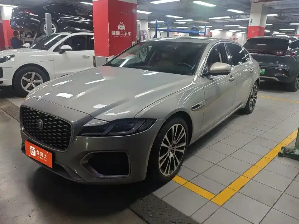 Jaguar XFL — фото 1