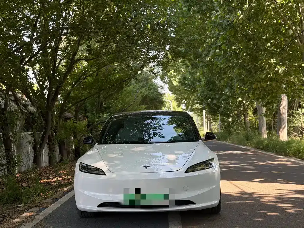 Tesla Model 3 — фото 6