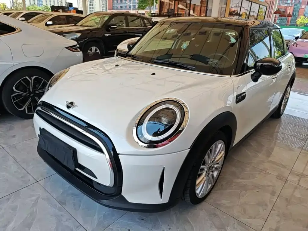 MINI Cooper (3-door) — фото 1