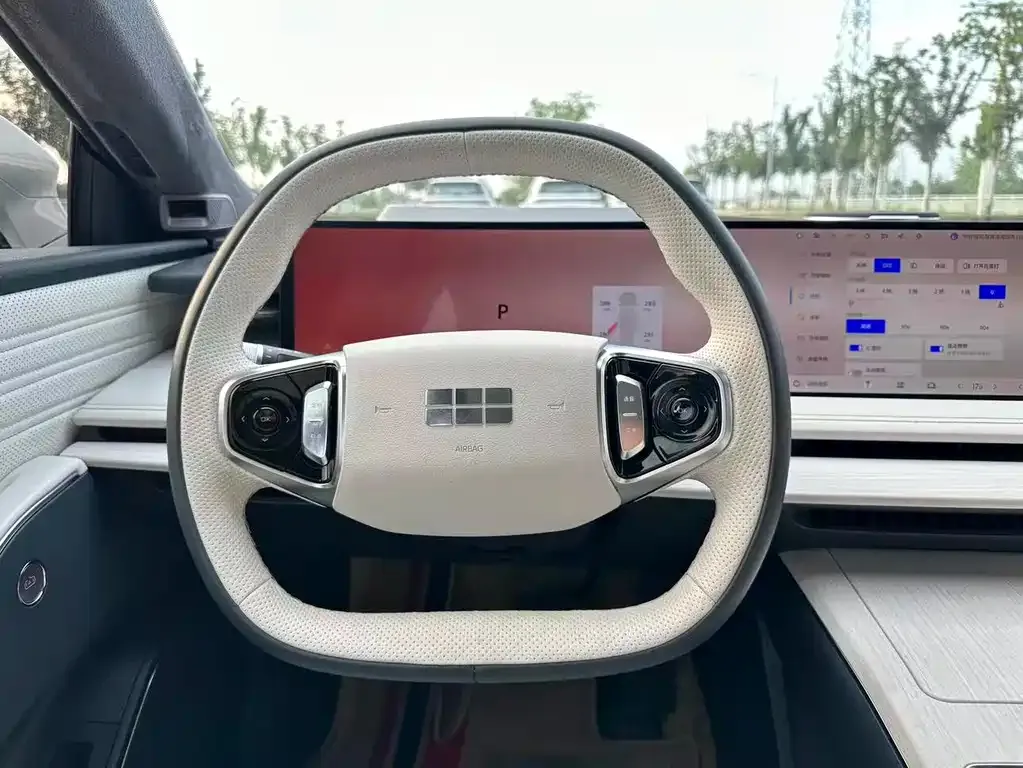 Geely Galaxy E8 — фото 3