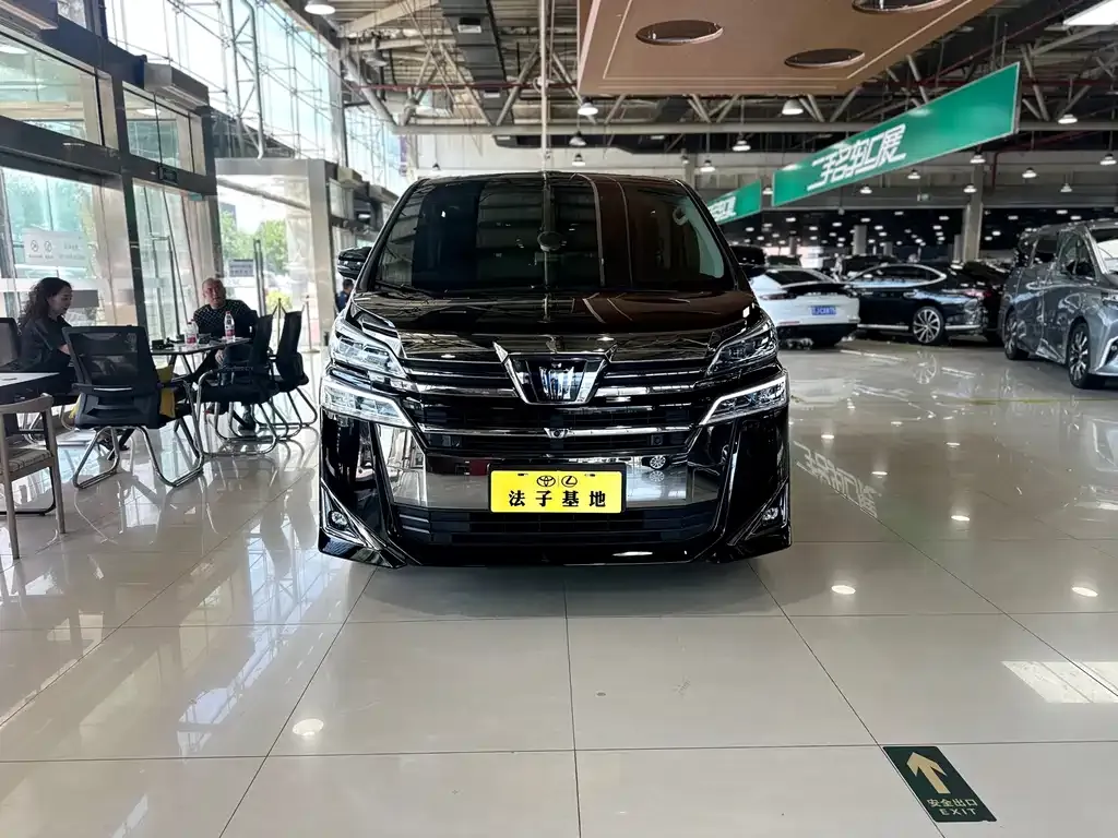 Toyota Vellfire — фото 8