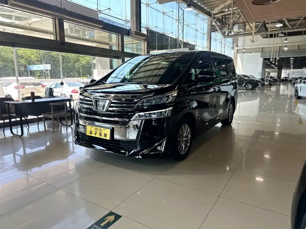 Toyota Vellfire — фото 7