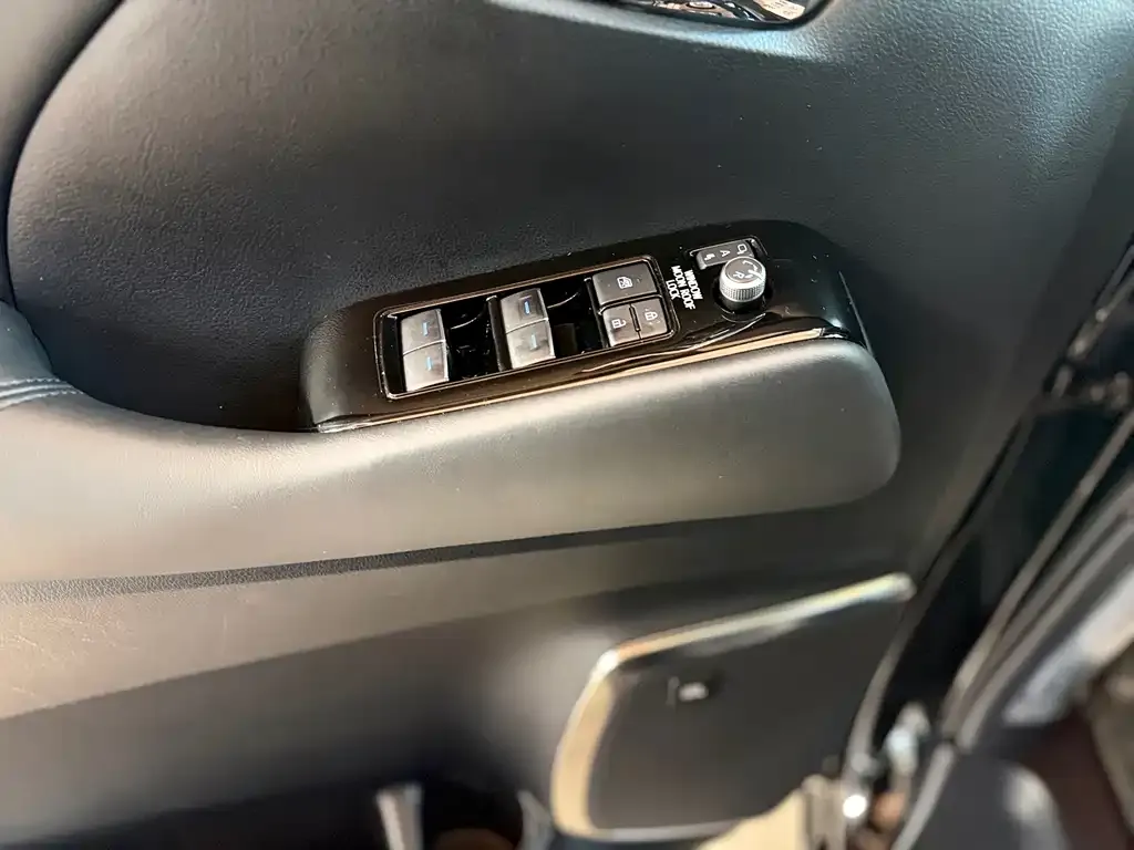 Toyota Vellfire — фото 5