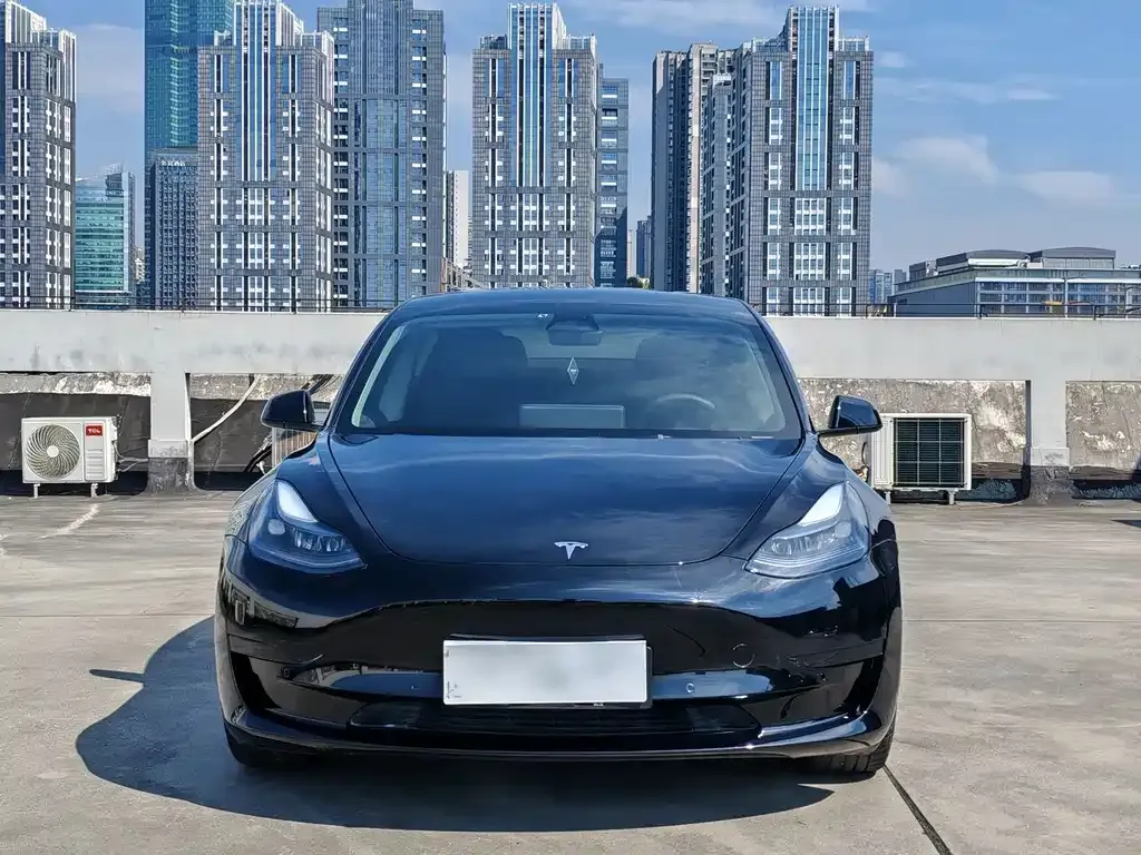 Tesla Model 3 — фото 8