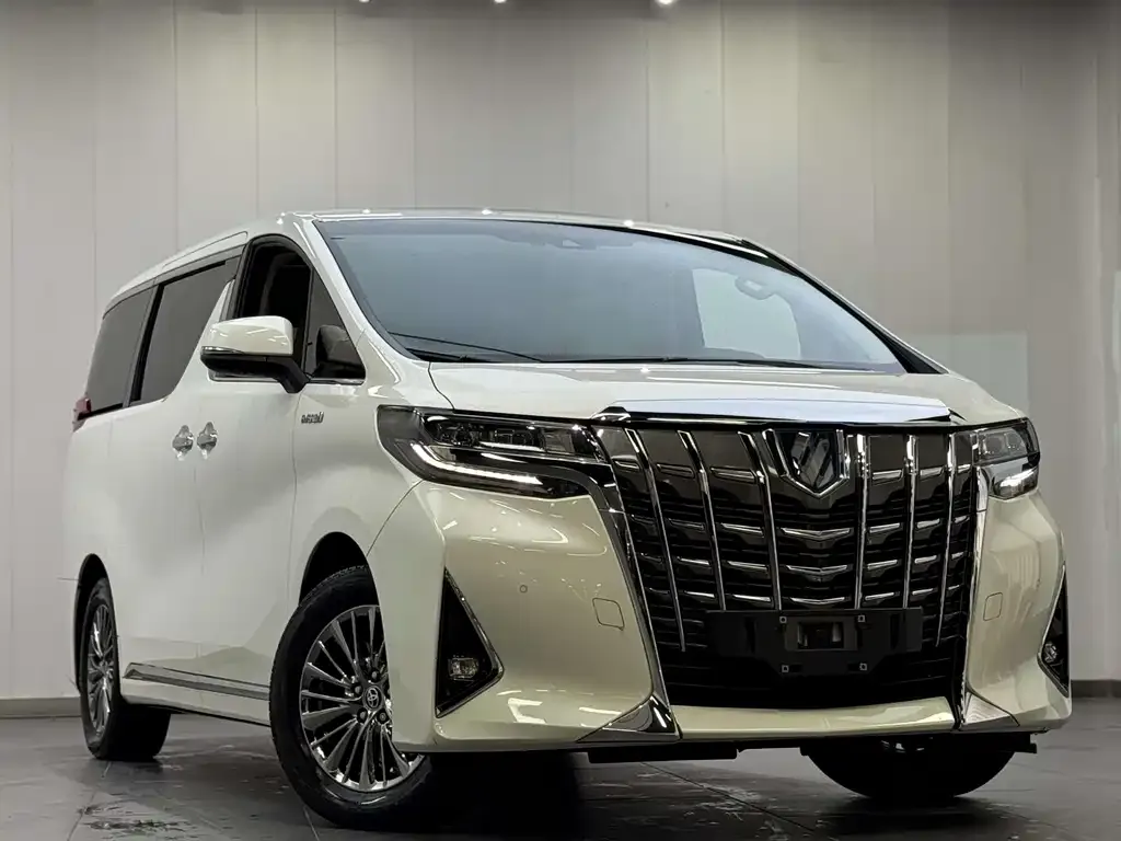 Toyota Alphard — фото 4