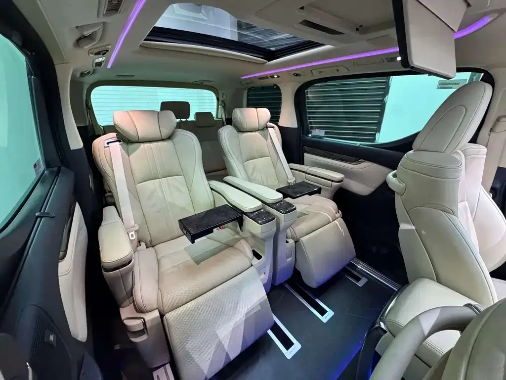 Toyota Alphard — фото 7