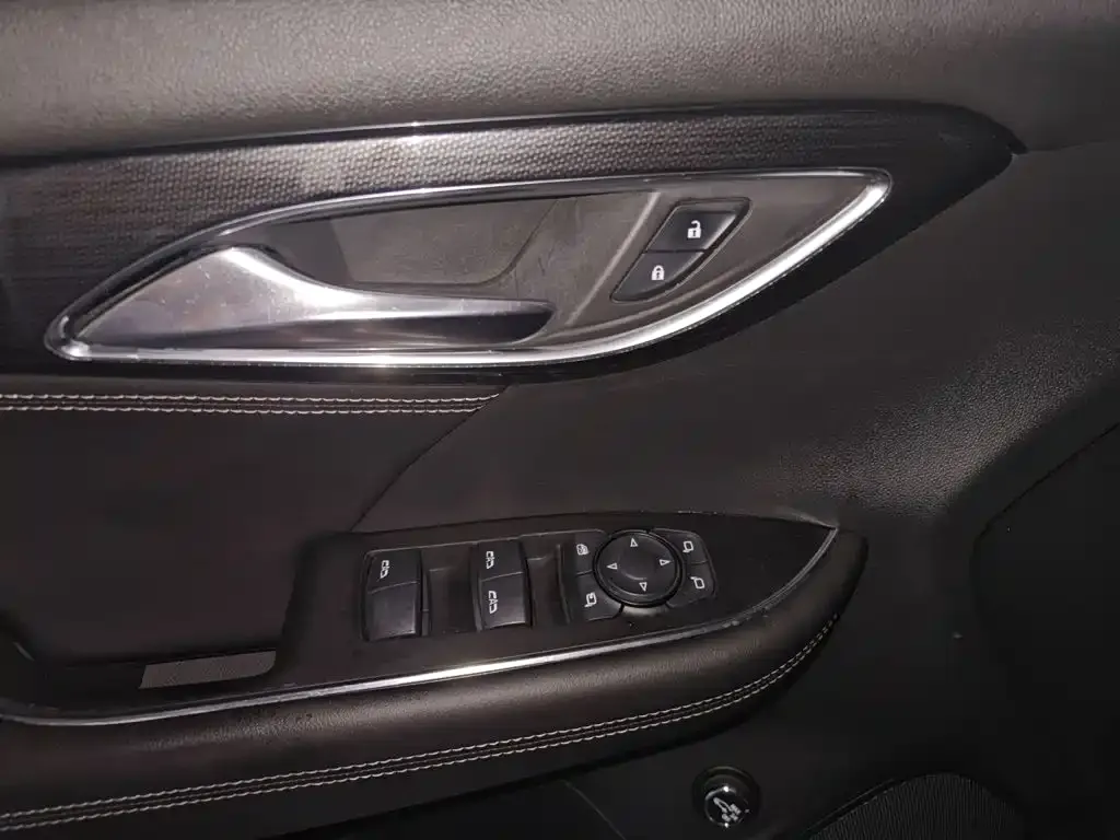 Buick Envision Plus — фото 7