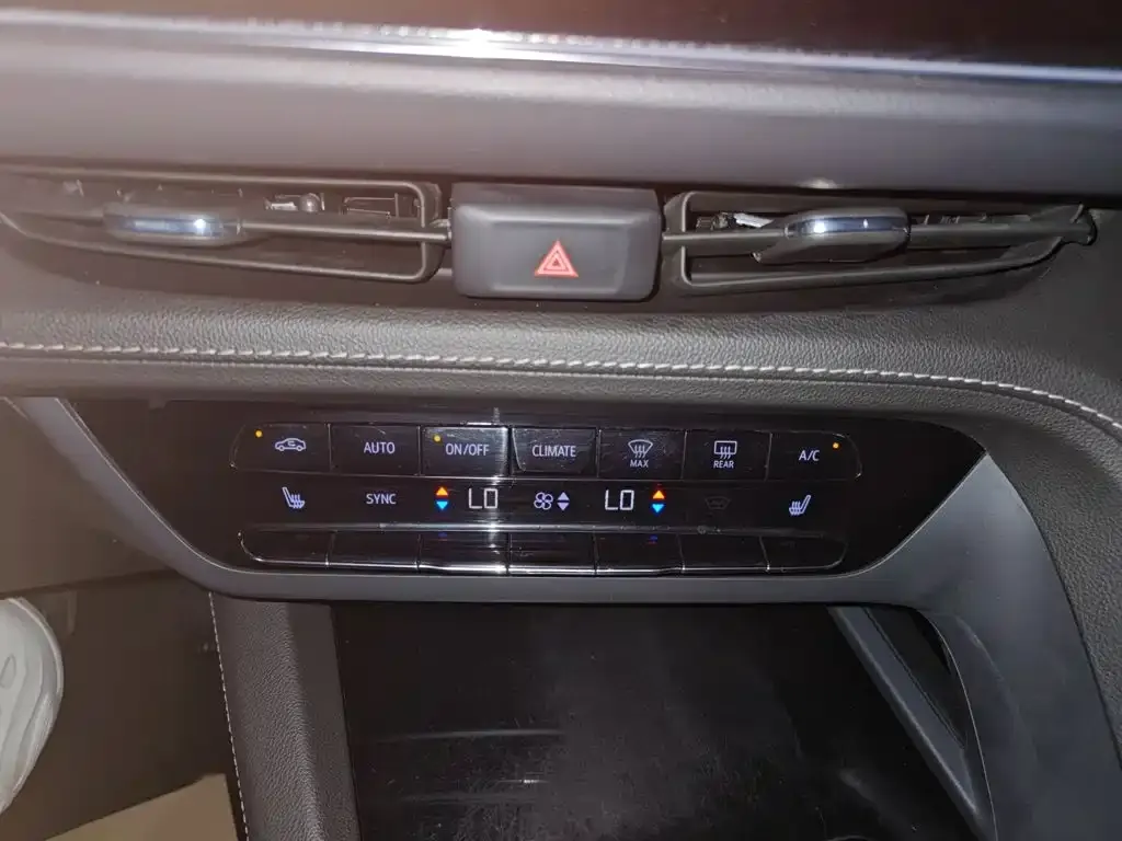 Buick Envision Plus — фото 10