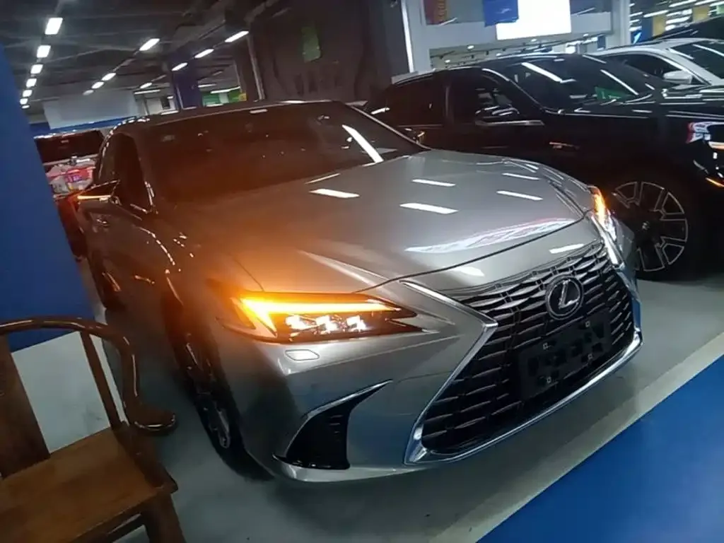 Lexus ES — фото 9