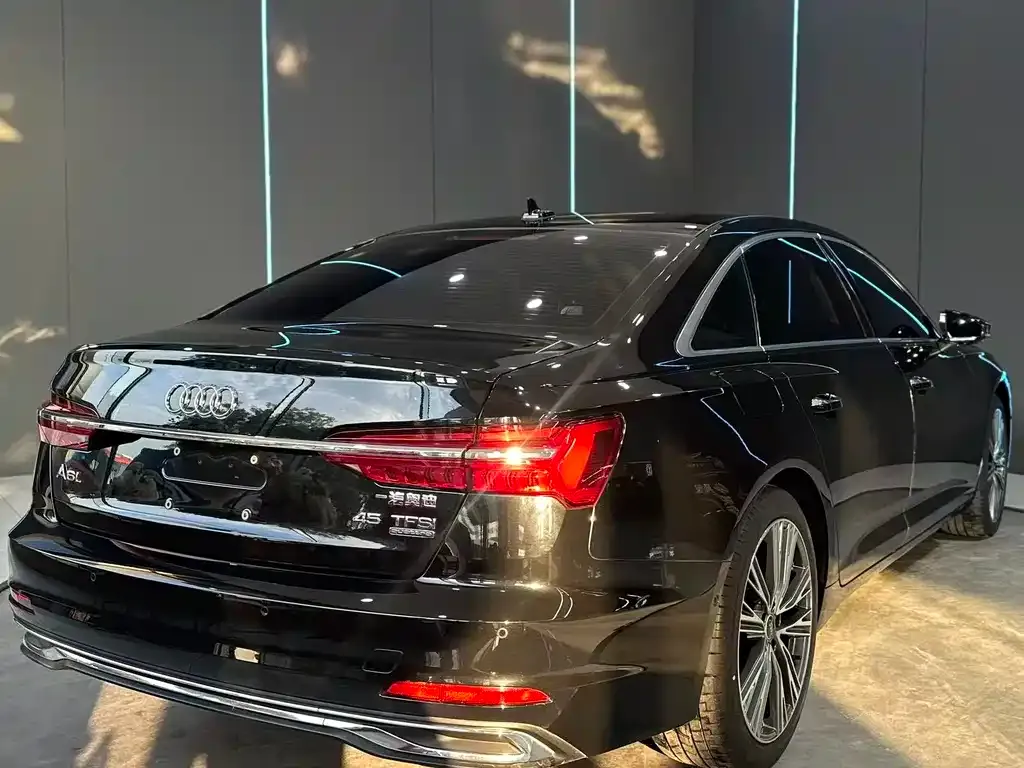 Audi A6L — фото 5