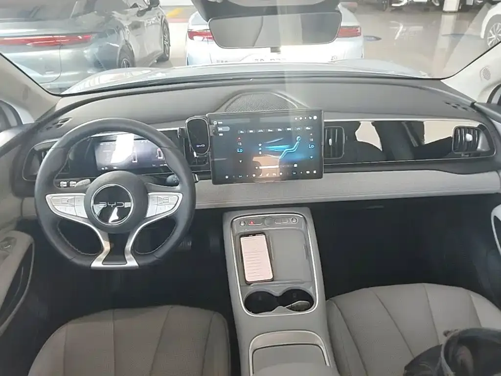 BYD Hiace 05 EV — фото 10