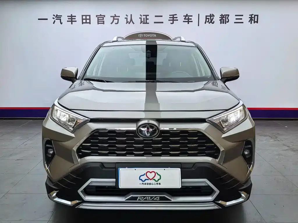 Toyota RAV4 — фото 3