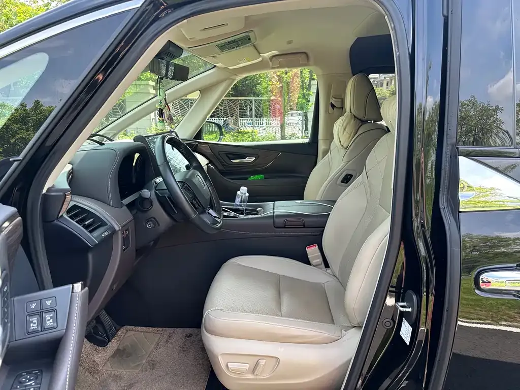 Toyota Alphard — фото 10