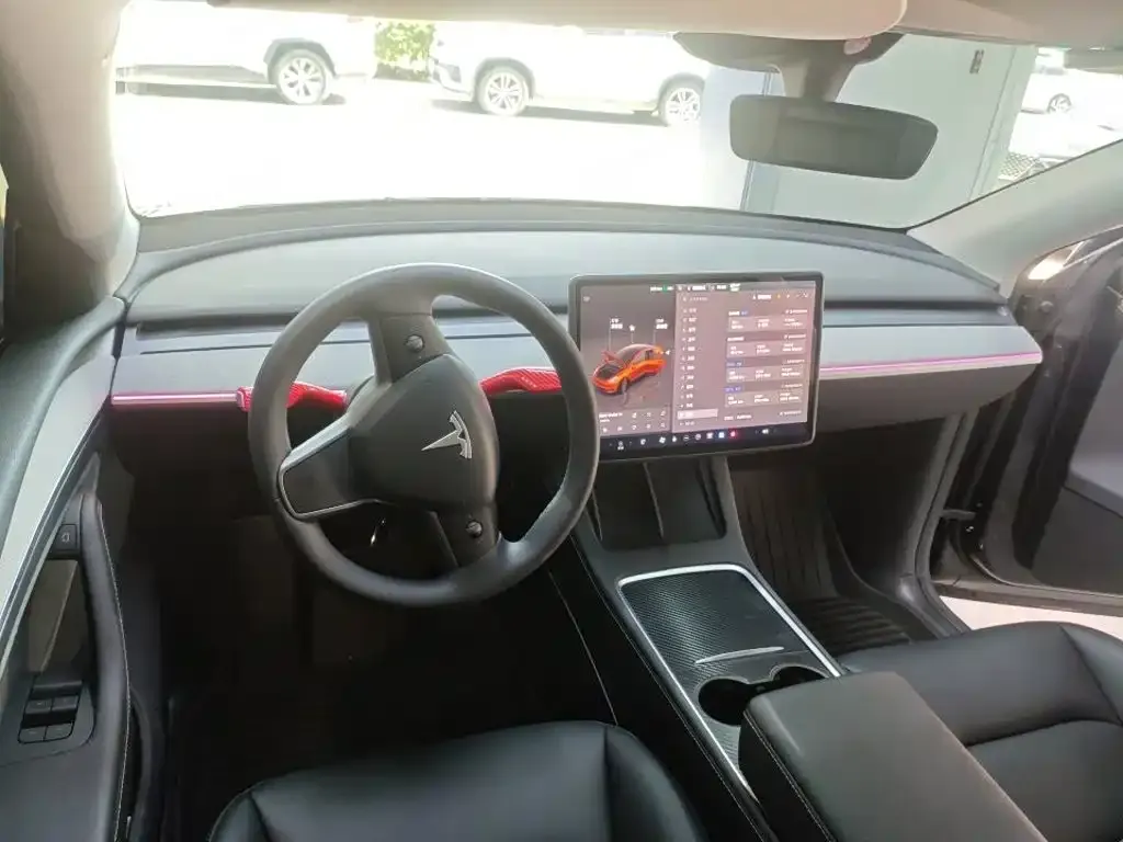 Tesla Model Y — фото 4