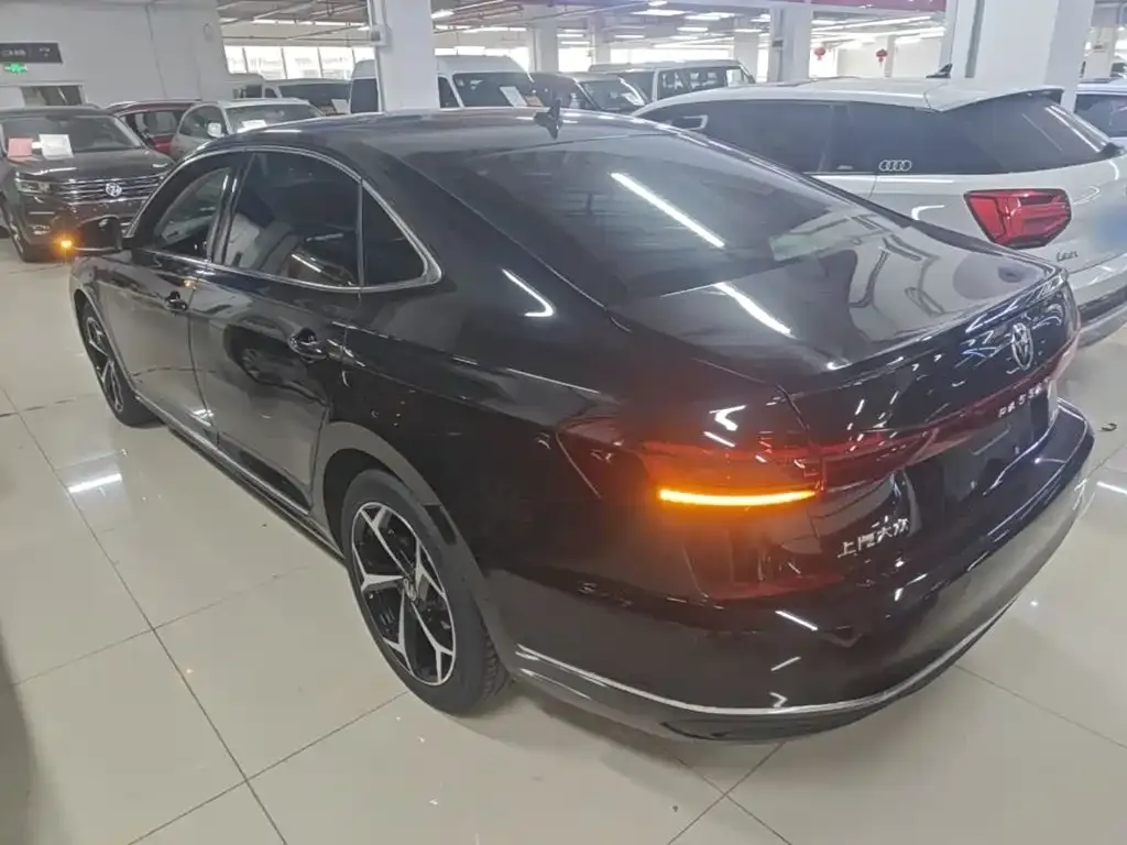 Volkswagen Passat — фото 5