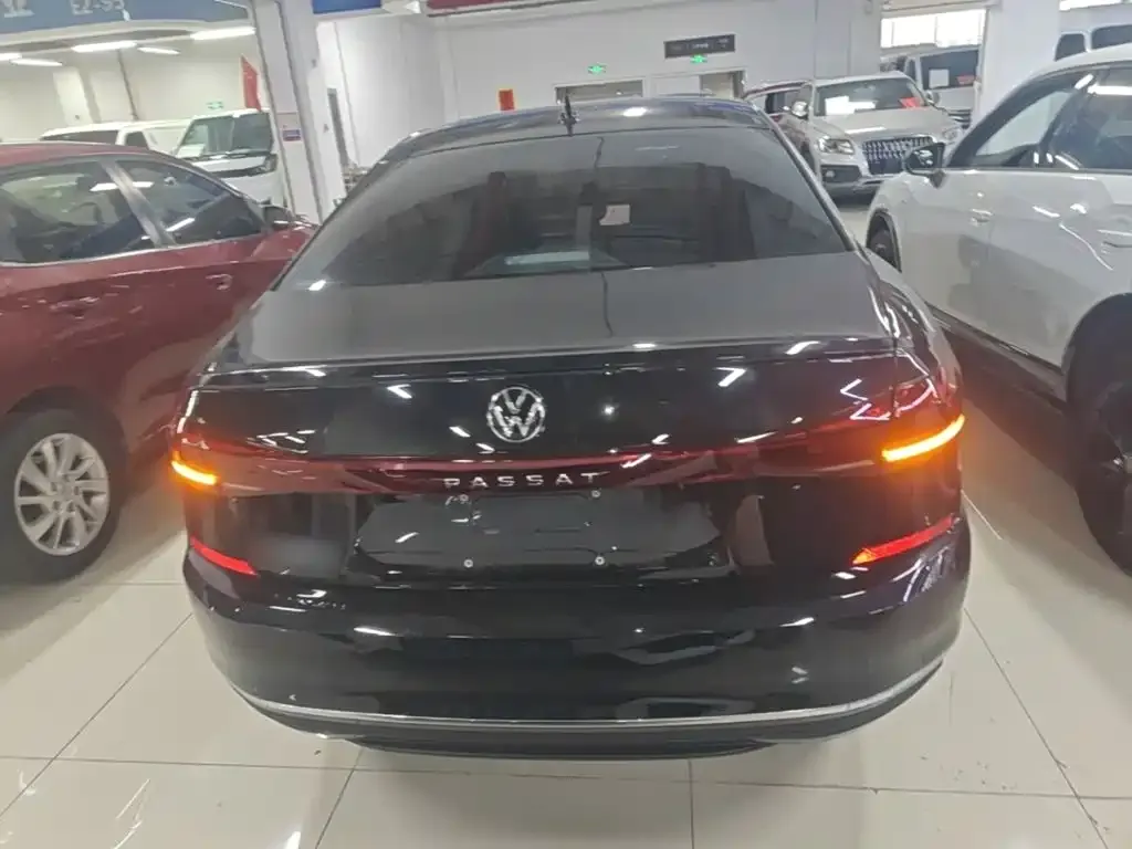 Volkswagen Passat — фото 8