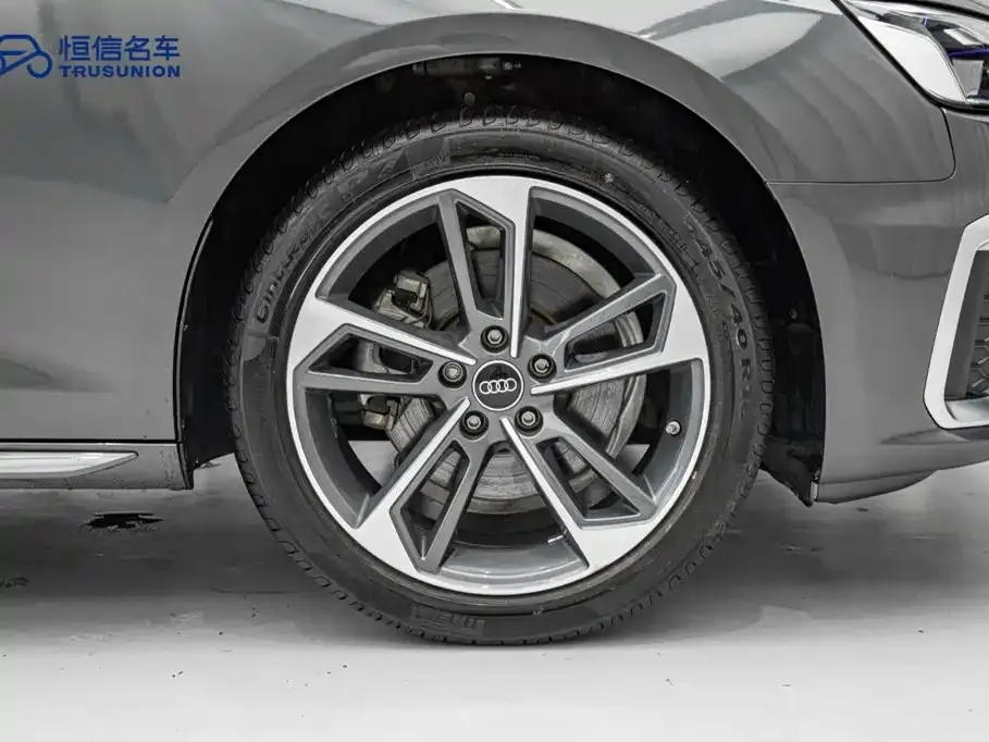 Audi A4L — фото 4