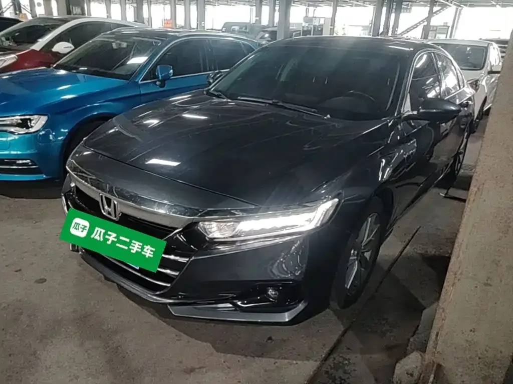 Honda Accord — фото 1