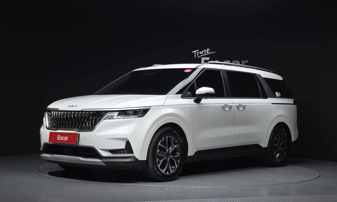 Kia Carnival — фото 1