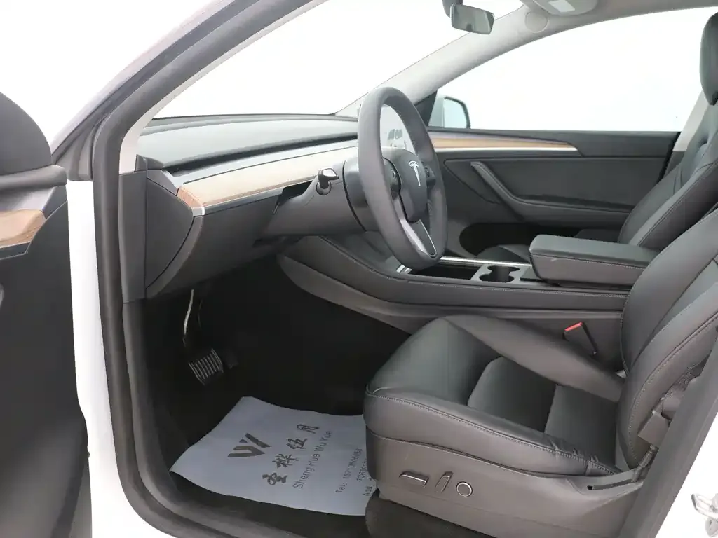 Tesla Model Y — фото 5