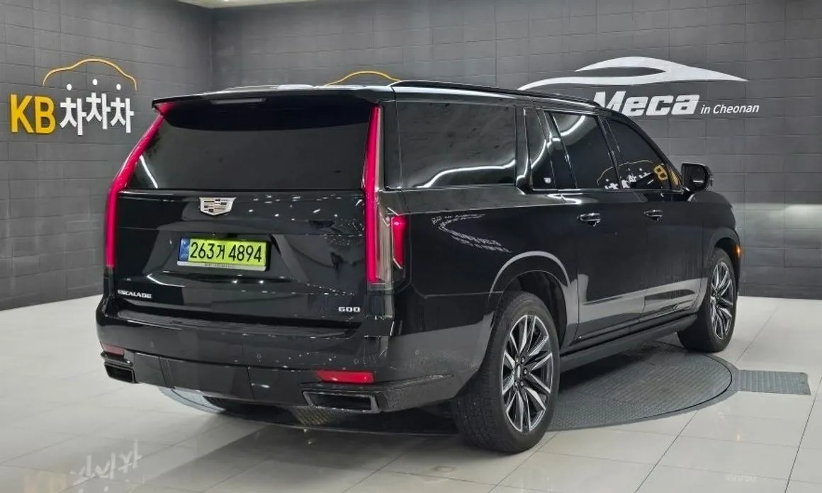 Cadillac Escalade 2023 из KR, фото 2