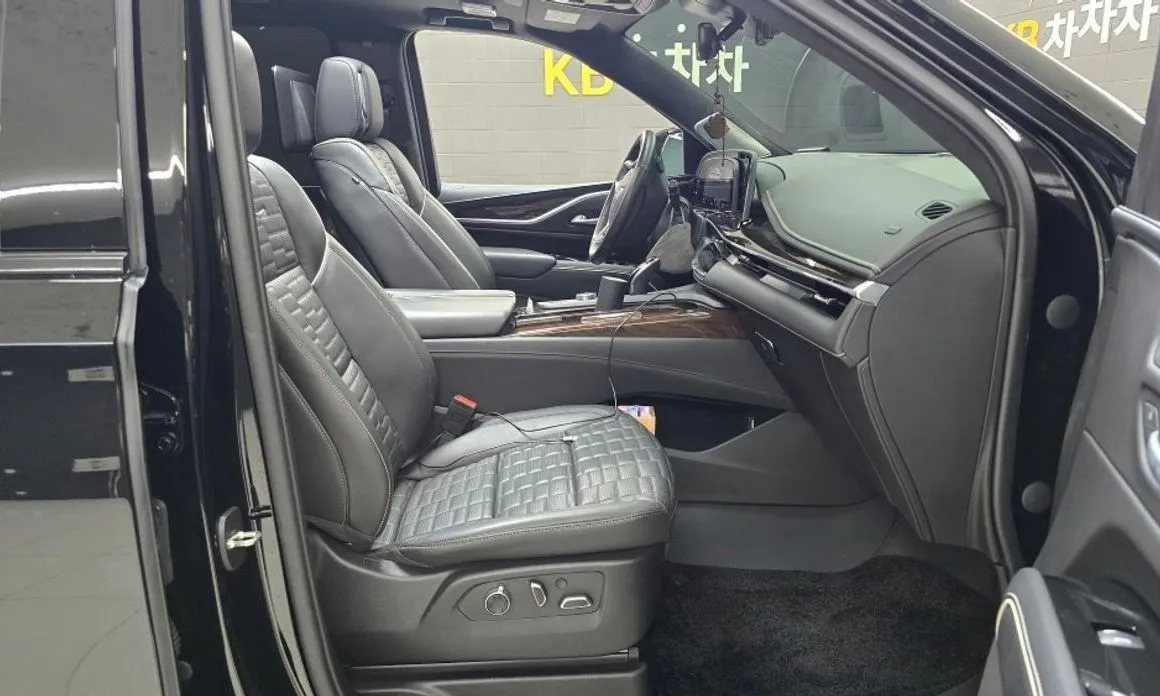 Cadillac Escalade 2023 из KR, фото 7