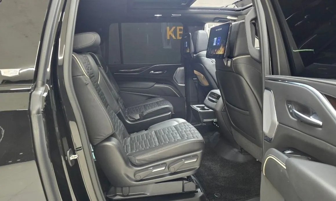 Cadillac Escalade 2023 из KR, фото 9