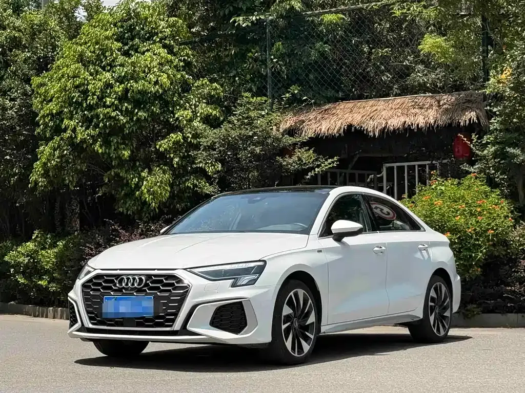 Audi A3 — фото 1