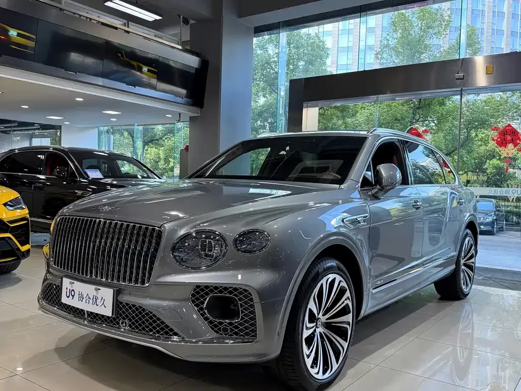 Bentley Bentayga — фото 1
