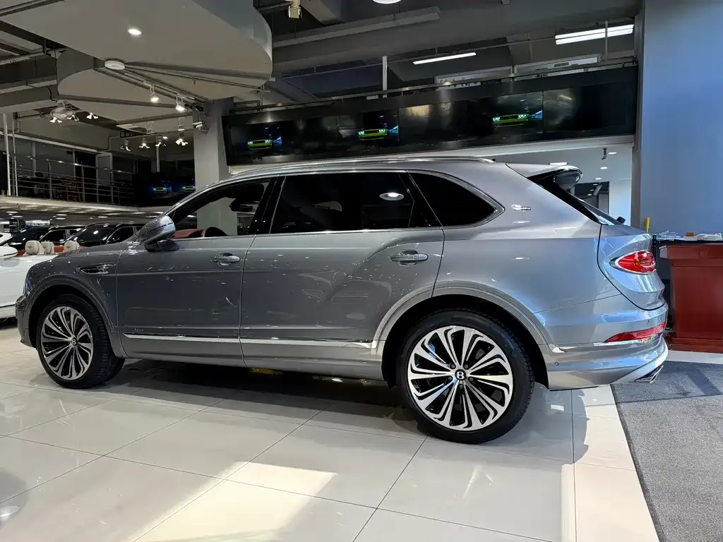 Bentley Bentayga — фото 7