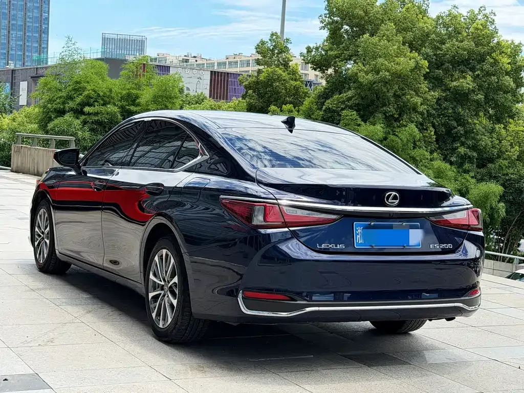 Lexus ES — фото 8