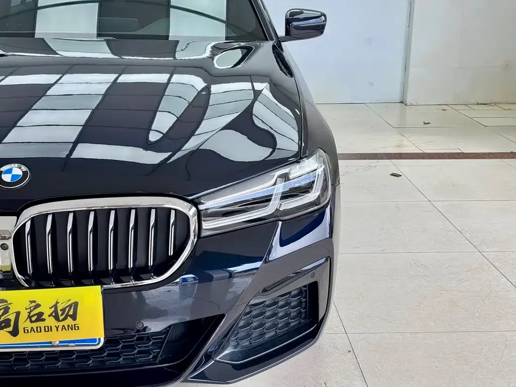 BMW 5 Series — фото 10