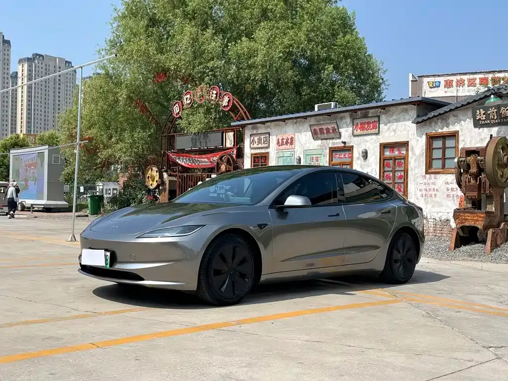 Tesla Model 3 — фото 9