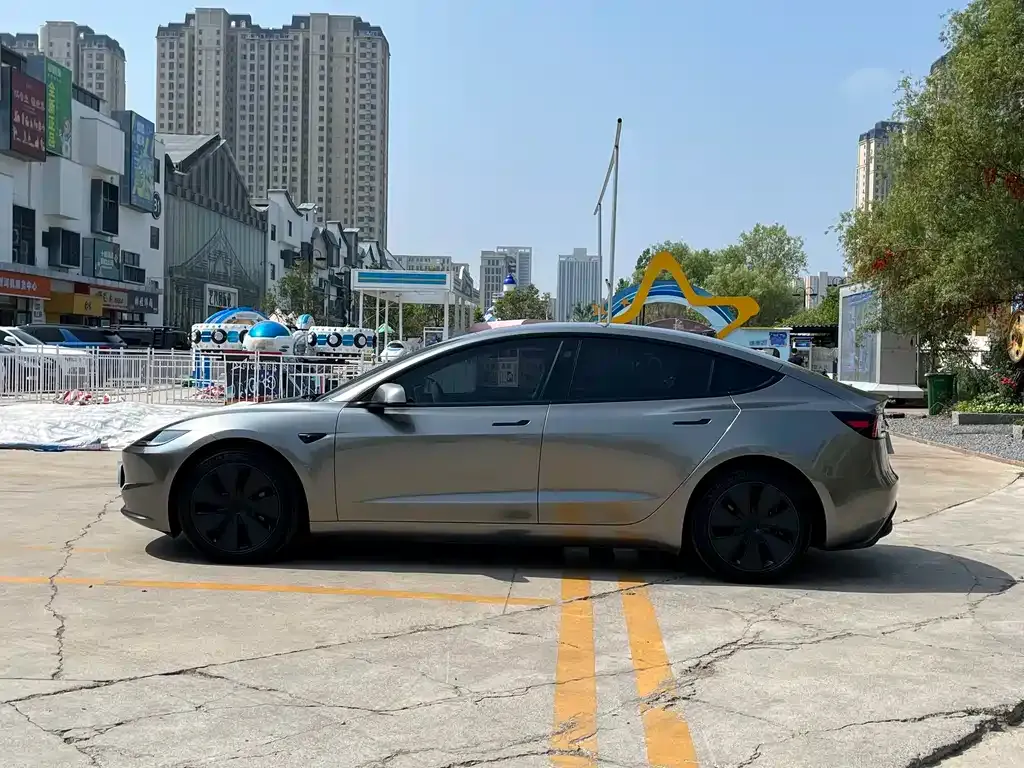 Tesla Model 3 — фото 8