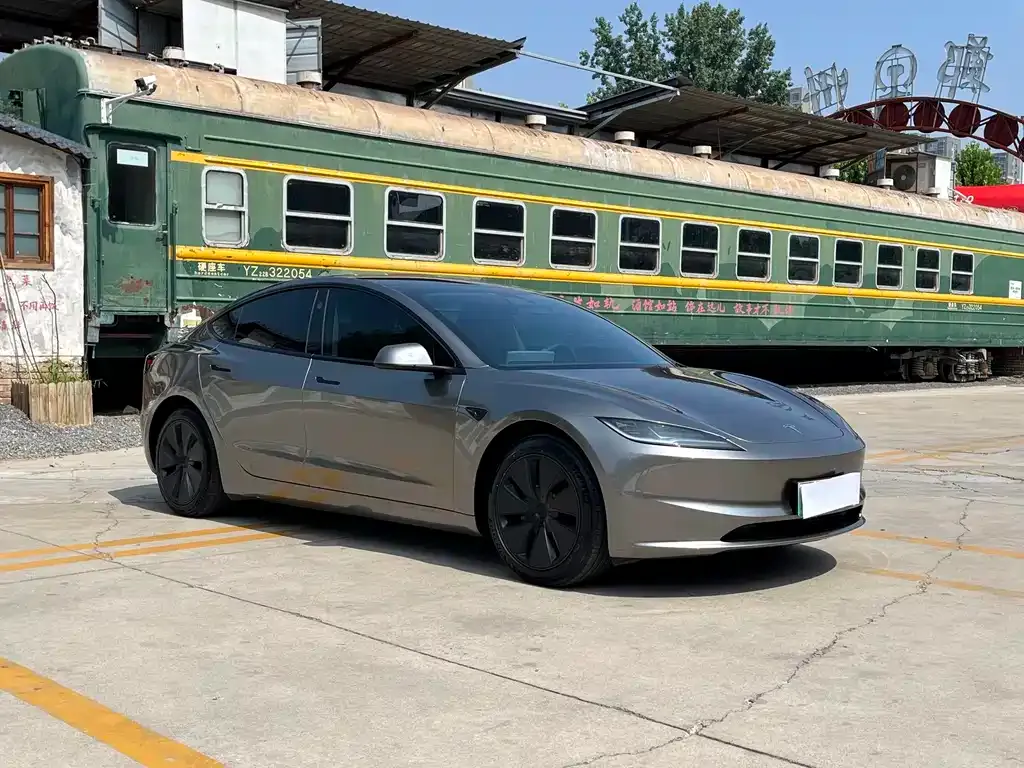Tesla Model 3 — фото 6