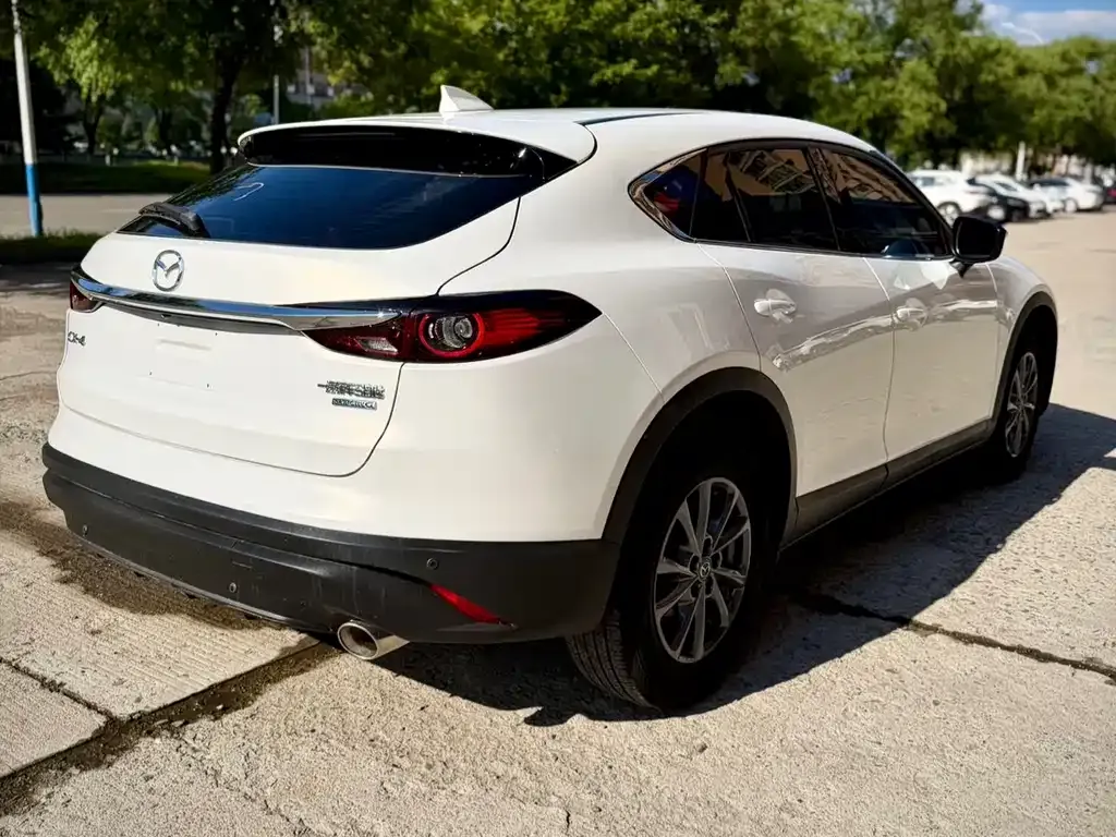 Mazda CX-4 — фото 10