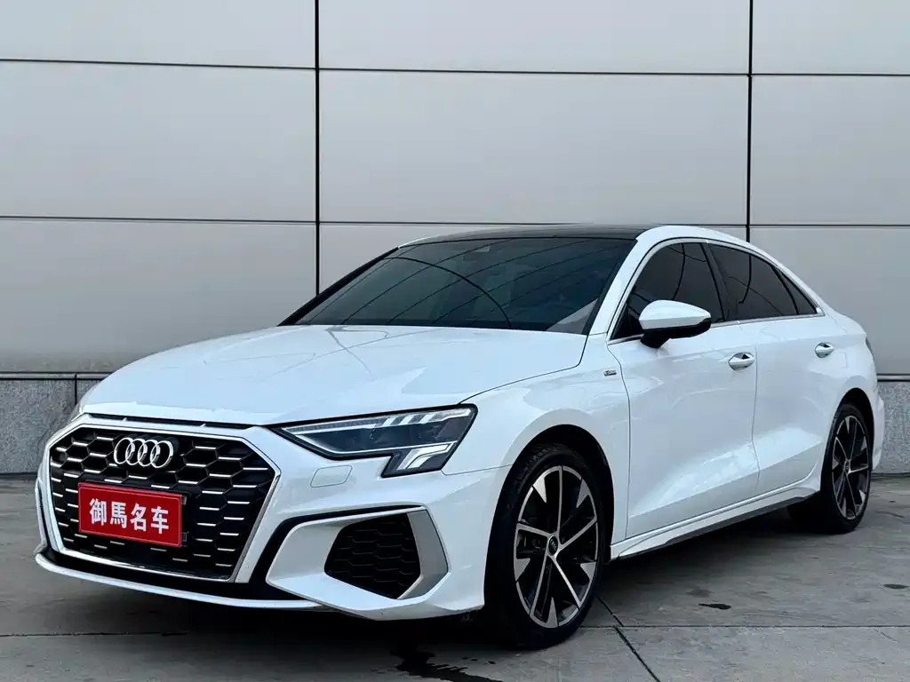 Audi A3 — фото 1