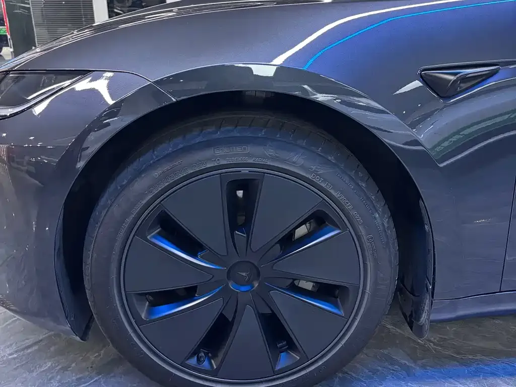 Tesla Model 3 — фото 6
