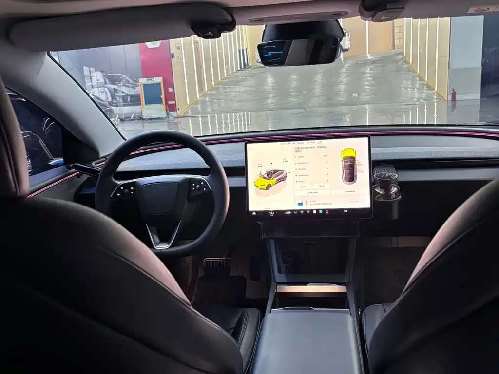 Tesla Model 3 — фото 3