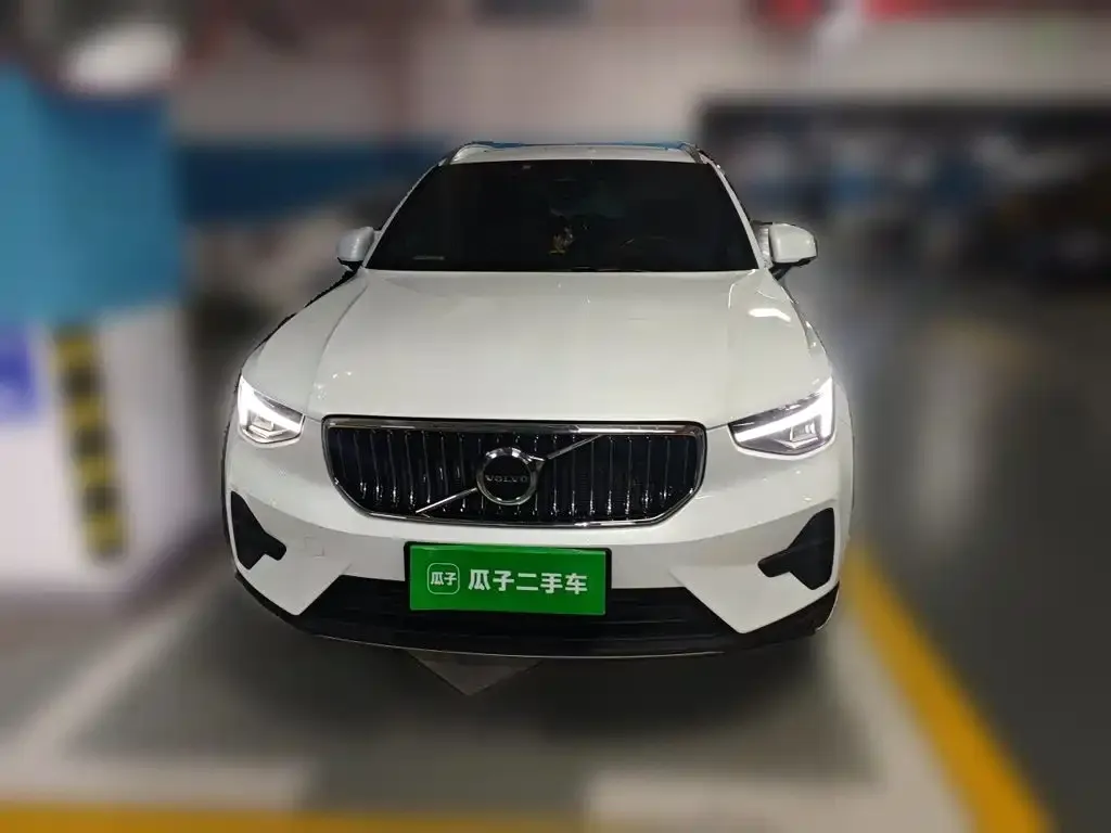 Volvo XC40 — фото 4