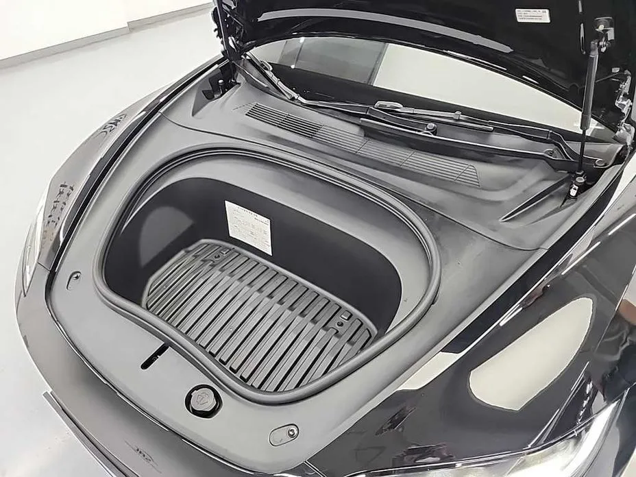 Tesla Model 3 — фото 10