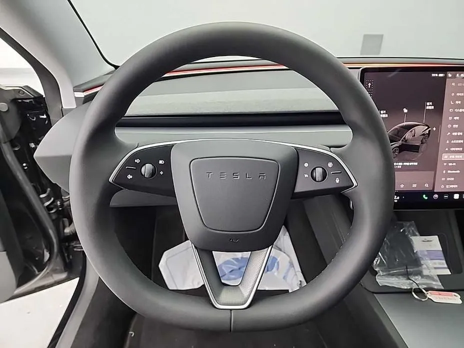 Tesla Model 3 — фото 4