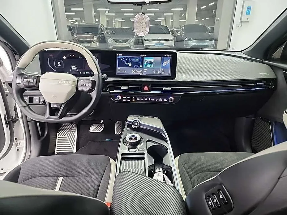 Kia EV6 — фото 9