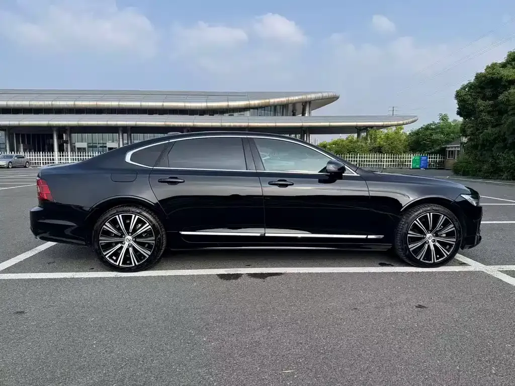 Volvo S90 — фото 3