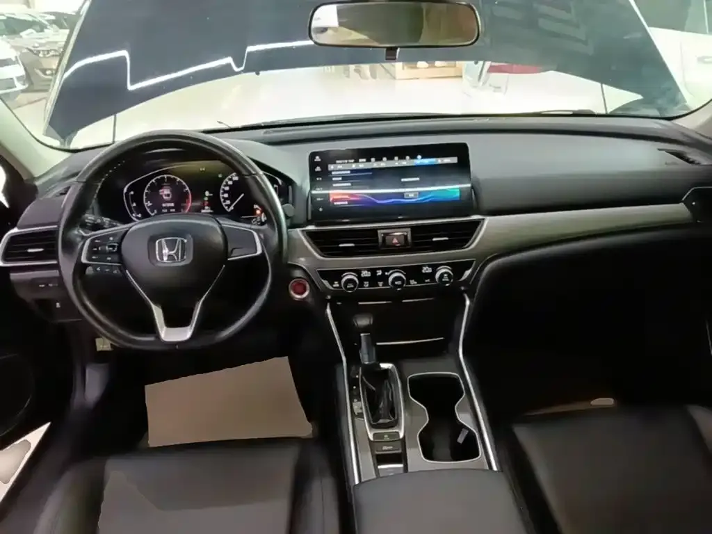 Honda Accord — фото 9