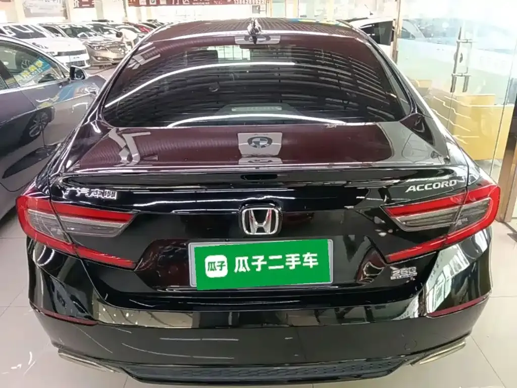 Honda Accord — фото 8