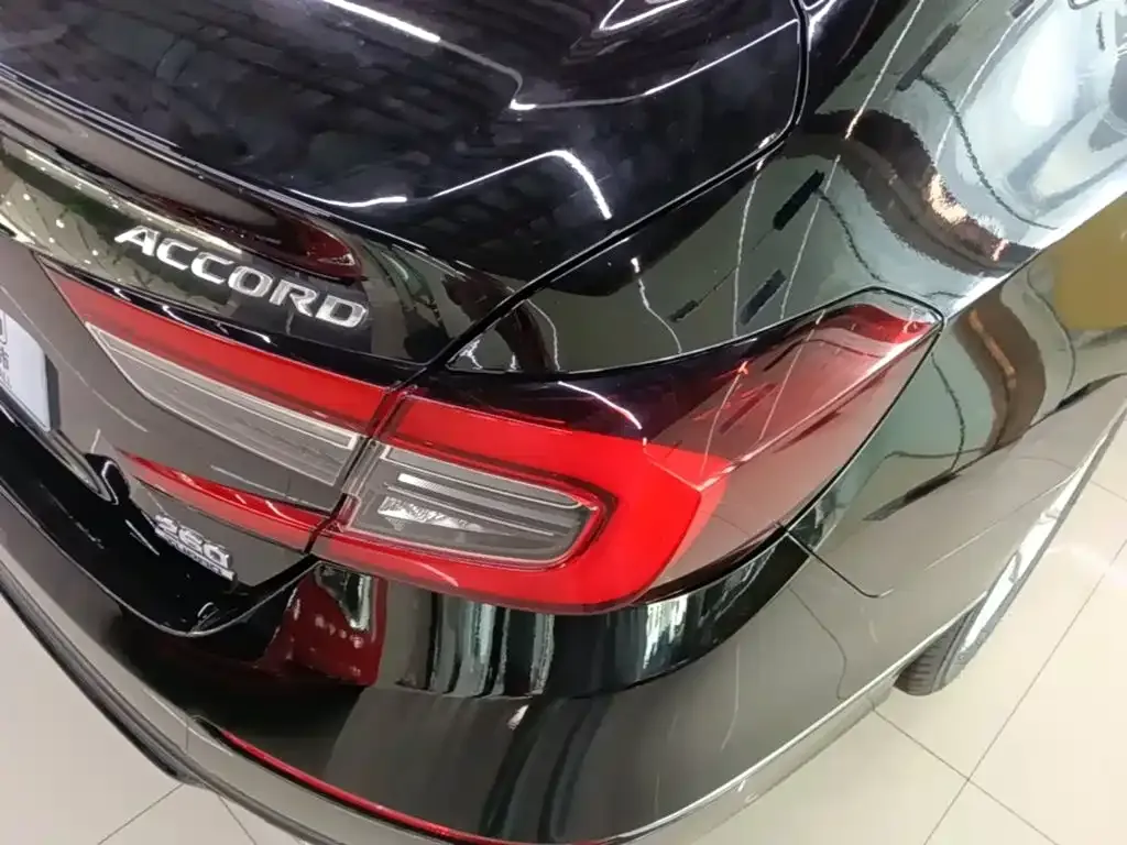 Honda Accord — фото 10