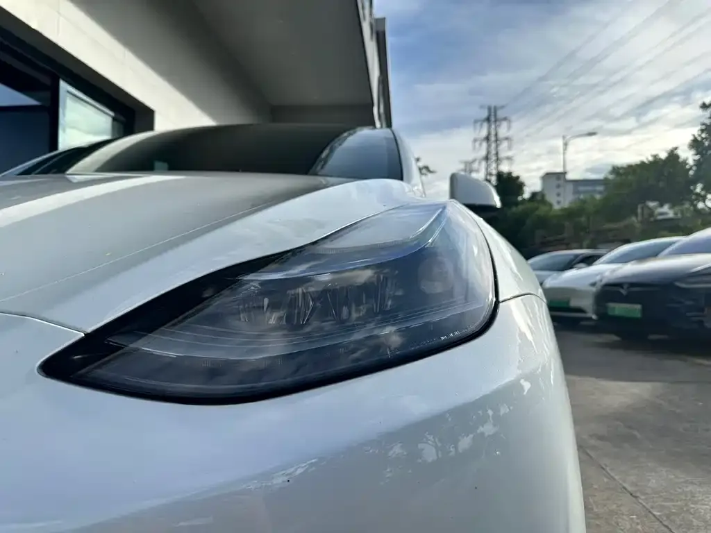 Tesla Model Y — фото 5