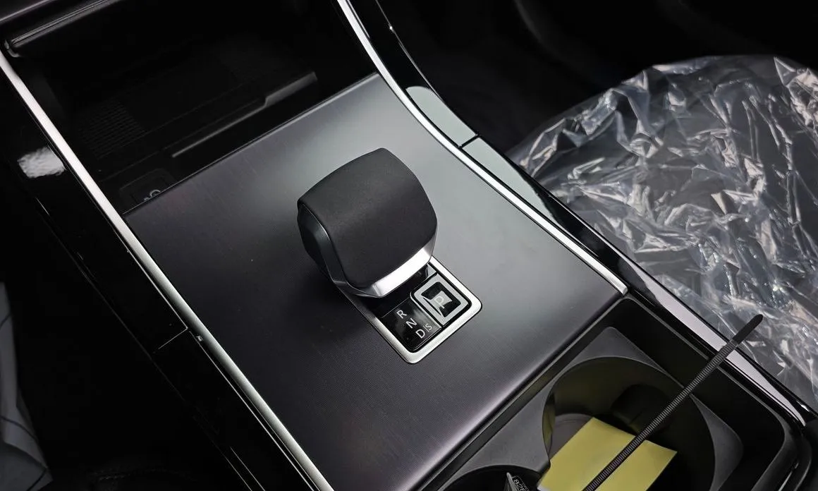 Land Rover Range Rover Velar 2026 из KR, фото 6